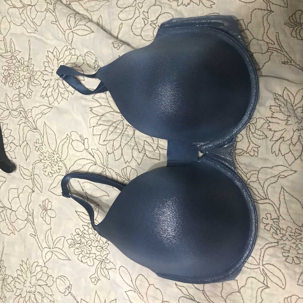 Victoria’s Secret 34 DD Demi t-shirt bra